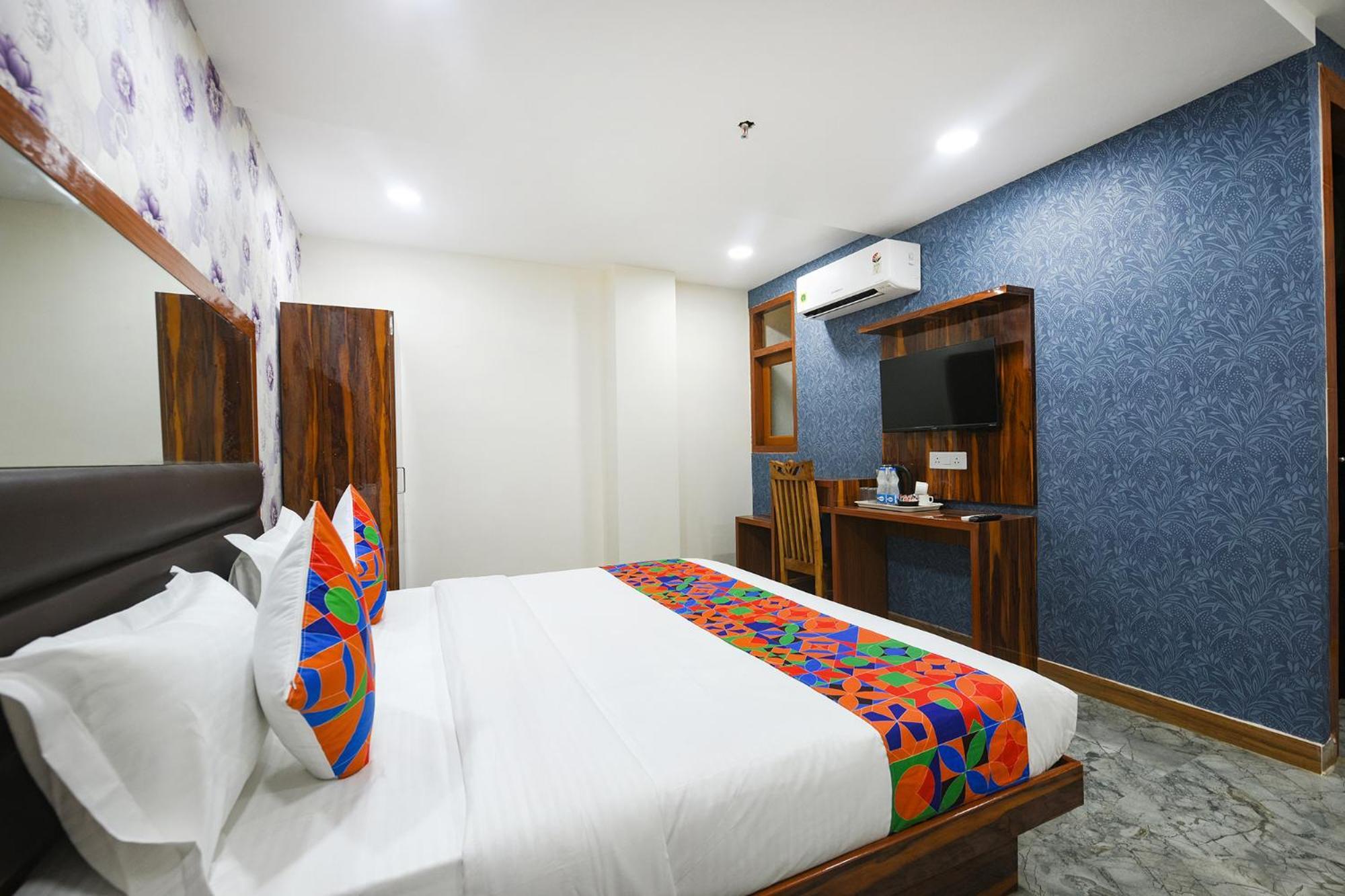 ניו דלהי Fabhotel Mona Continental - Nr Laxmi Nagar It Hub מראה חיצוני תמונה
